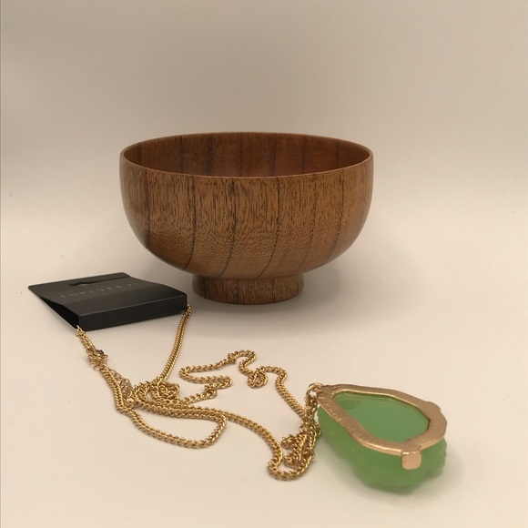 NWT Forever 21 Raw Green Crystal /Geode Necklace - Picture 4 of 4